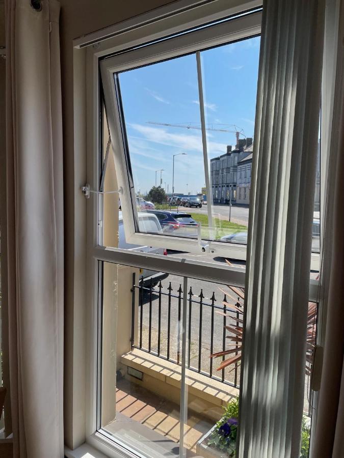 The Courtyard Guest House Great Yarmouth Bagian luar foto