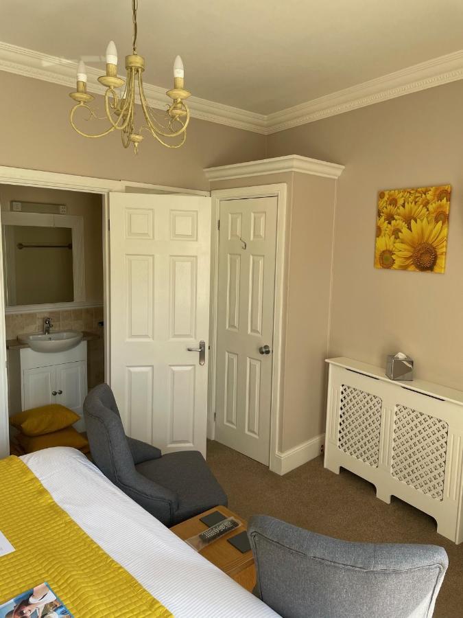 The Courtyard Guest House Great Yarmouth Bagian luar foto