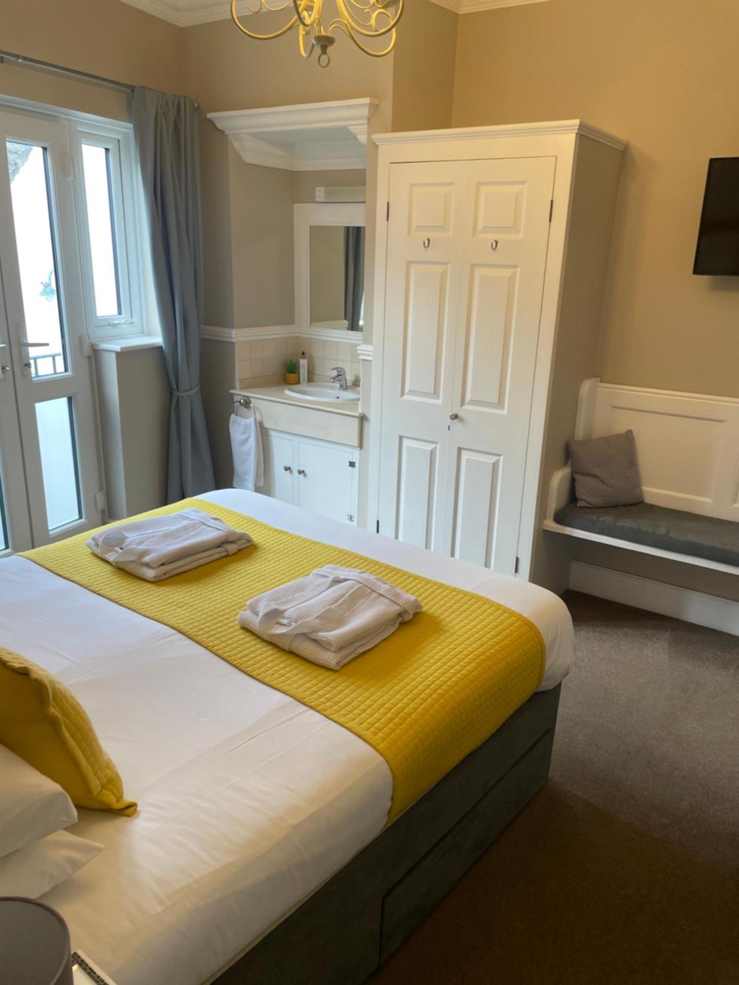 The Courtyard Guest House Great Yarmouth Bagian luar foto