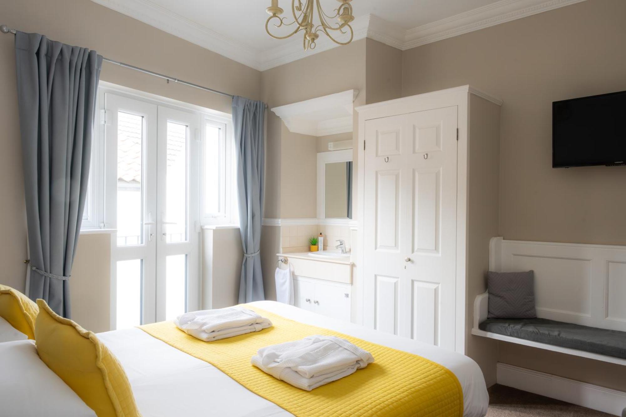 The Courtyard Guest House Great Yarmouth Bagian luar foto