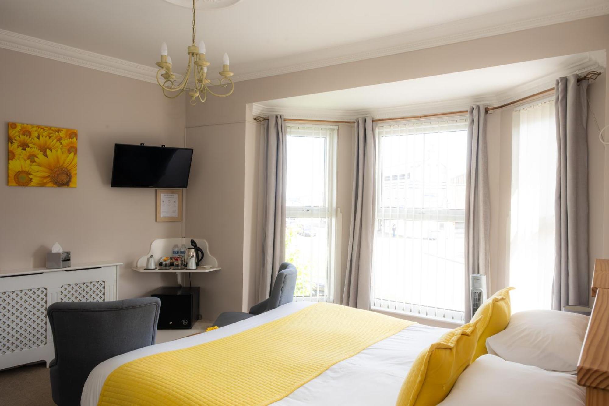 The Courtyard Guest House Great Yarmouth Bagian luar foto