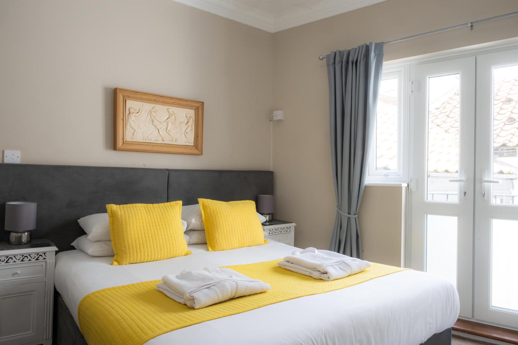 The Courtyard Guest House Great Yarmouth Bagian luar foto