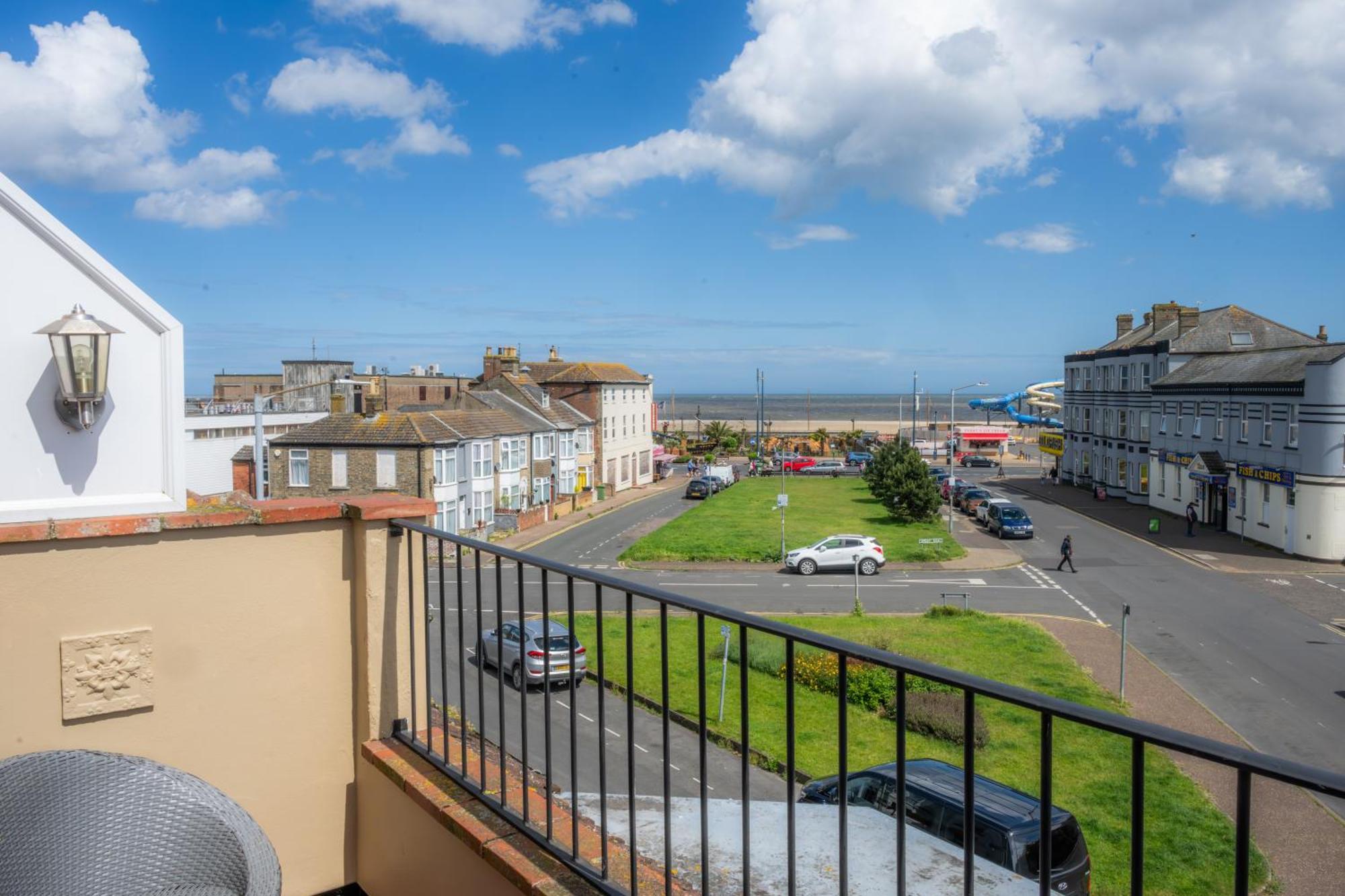 The Courtyard Guest House Great Yarmouth Bagian luar foto