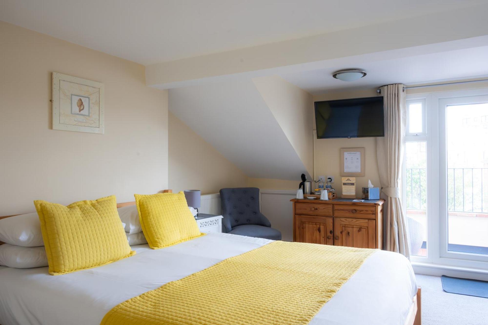 The Courtyard Guest House Great Yarmouth Bagian luar foto